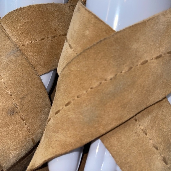 TOMS Women's Sandals Size 8.5 Tan Suede "Ibiza" Platform Buckle Close Open Toe - Picture 10 of 13